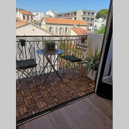 Studio Jungle Au Mourillon Apartamento Toulon Exterior foto