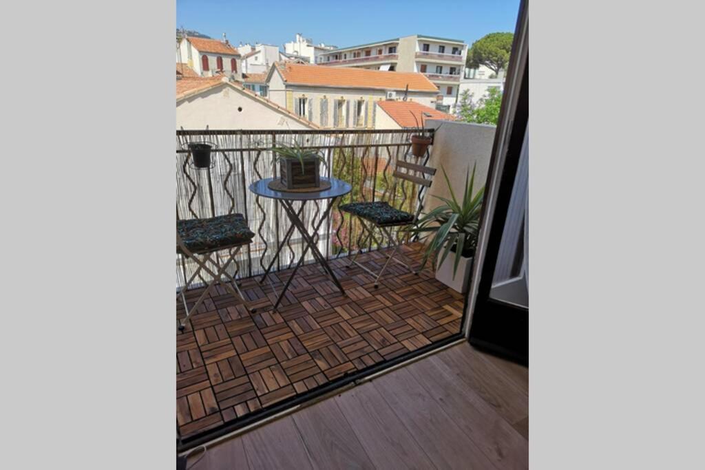 Studio Jungle Au Mourillon Apartamento Toulon Exterior foto